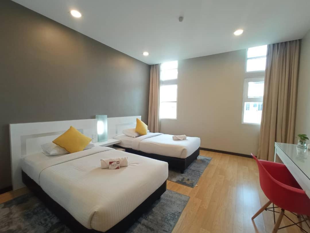 Lovita Hotel Куантан Экстерьер фото