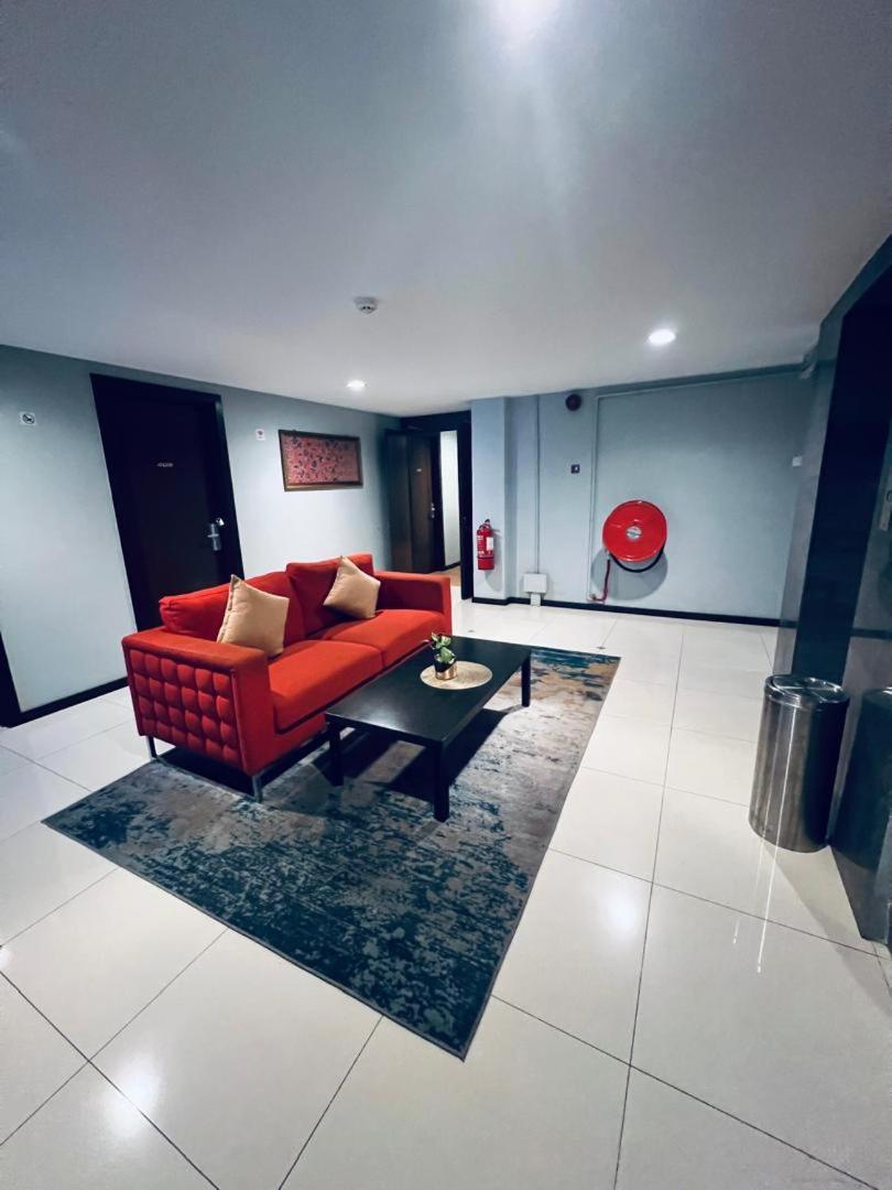 Lovita Hotel Куантан Экстерьер фото